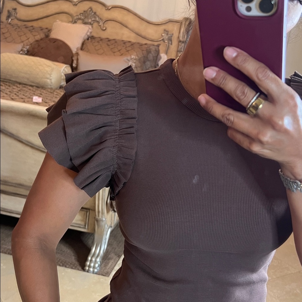 💕NWT Express Brown Short Sleeve Top with Puff Shoulders💕 - Picture 3 of 5